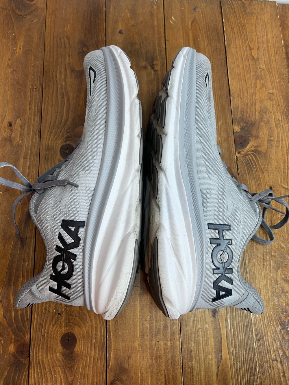 Hoka clifton 9 men’s size 12D light gray sneakers - Picture 7 of 10